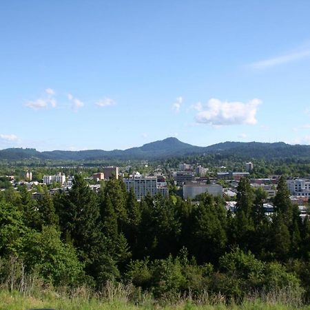 Travelodge By Wyndham Eugene Downtown/University Of Oregon ภายนอก รูปภาพ