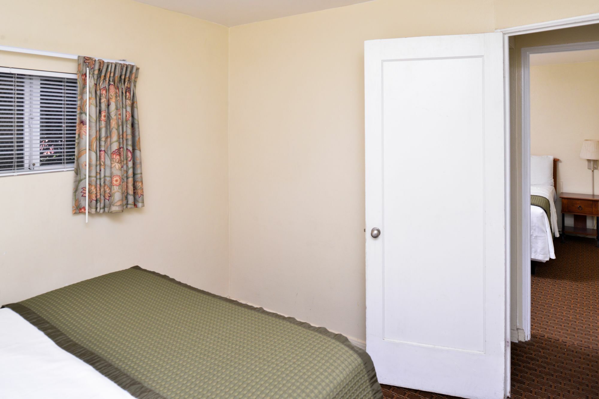 Travelodge By Wyndham Eugene Downtown/University Of Oregon ภายนอก รูปภาพ