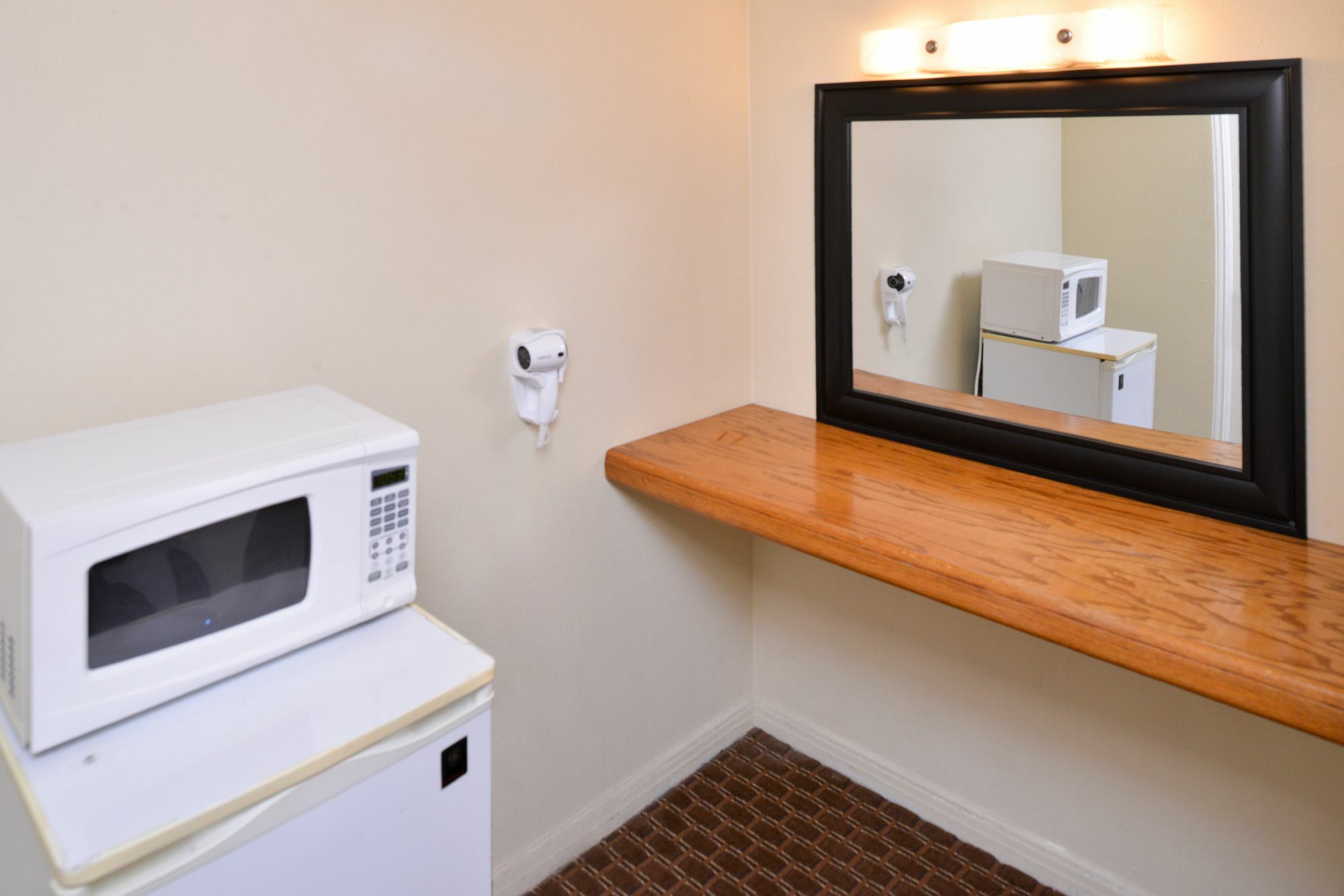Travelodge By Wyndham Eugene Downtown/University Of Oregon ภายนอก รูปภาพ